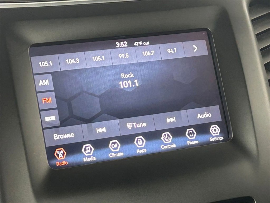 Used 2020 Jeep Cherokee Latitude Plus w/ Comfort/Convenience Group image 20