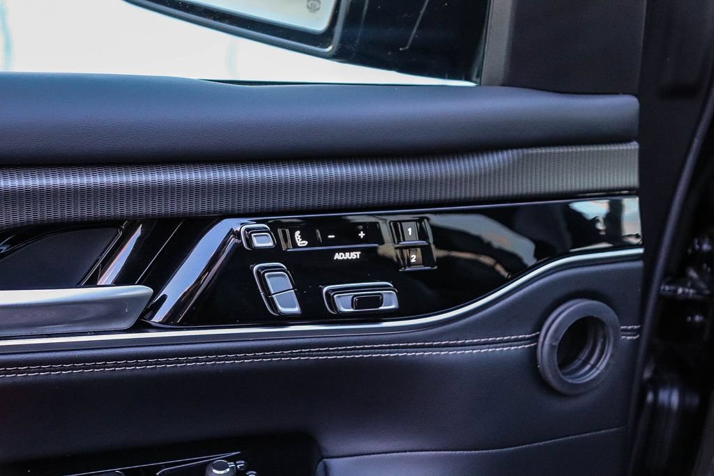 New 2026 Jeep Grand Wagoneer Summit AWD/4WD image 26