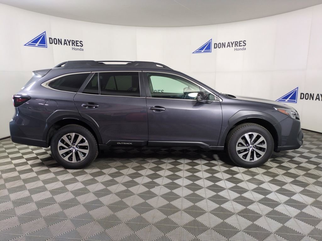 Used 2024 Subaru Outback Premium AWD/4WD image 9