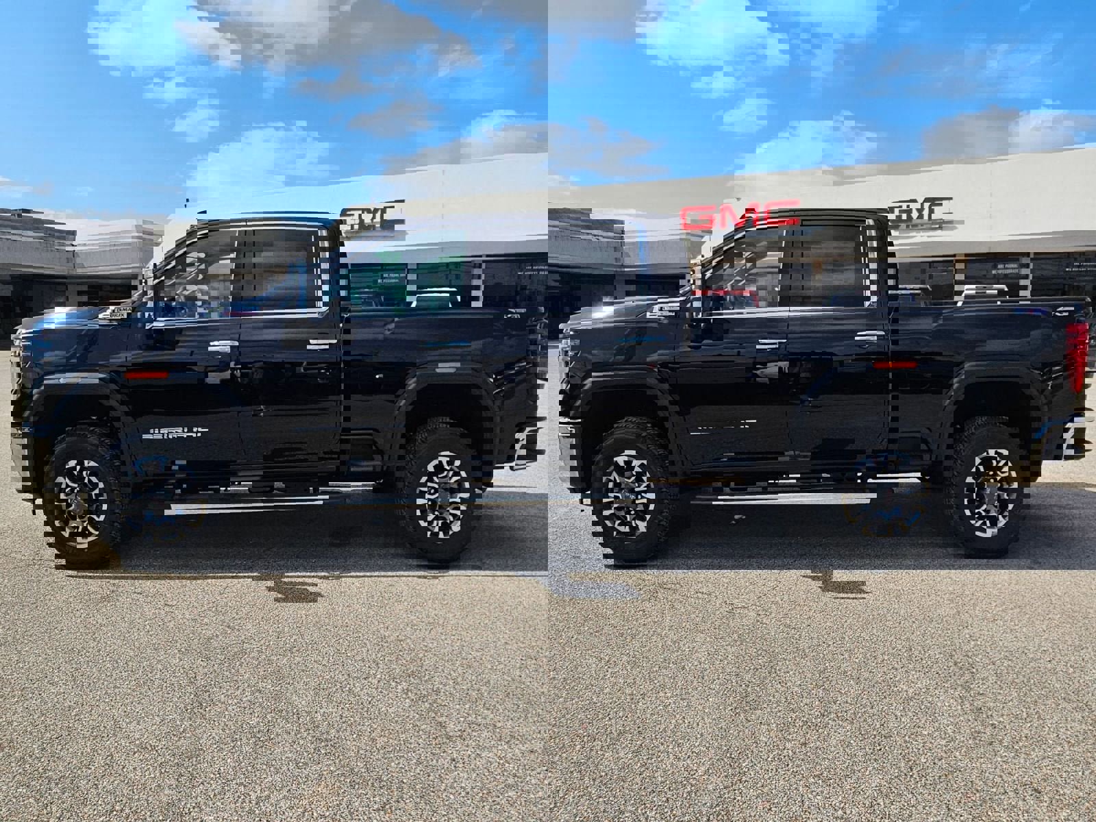 New 2026 GMC Sierra 2500 SLT w/ SLT Convenience Package image 2