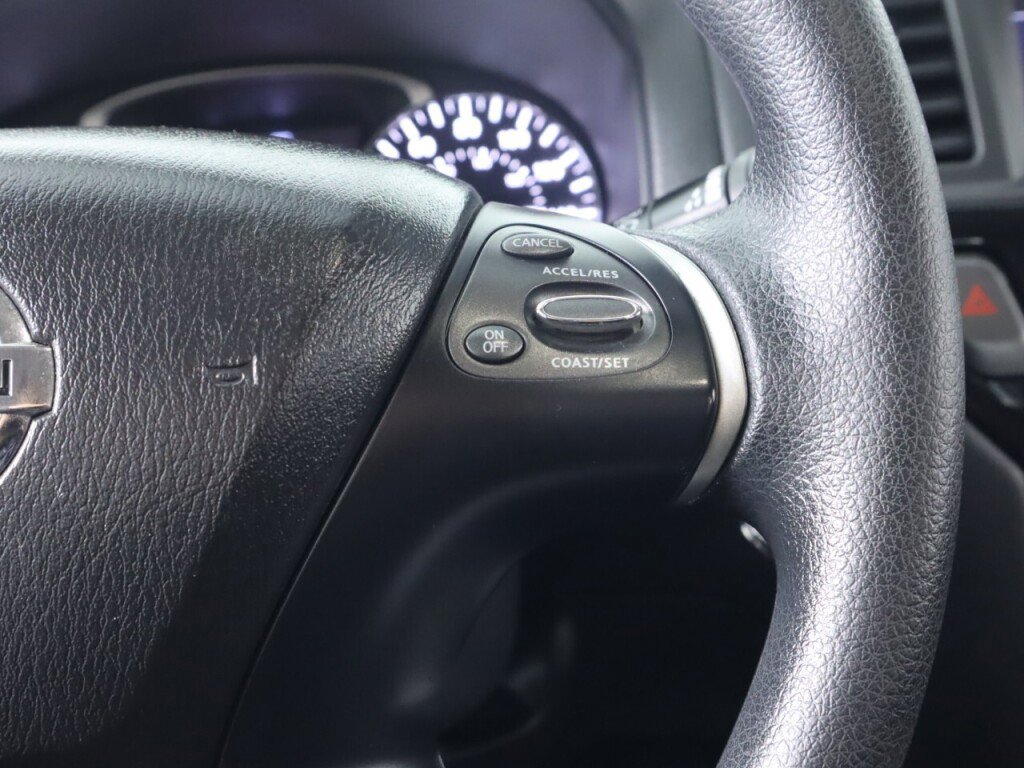 Used 2018 Nissan Pathfinder S image 13