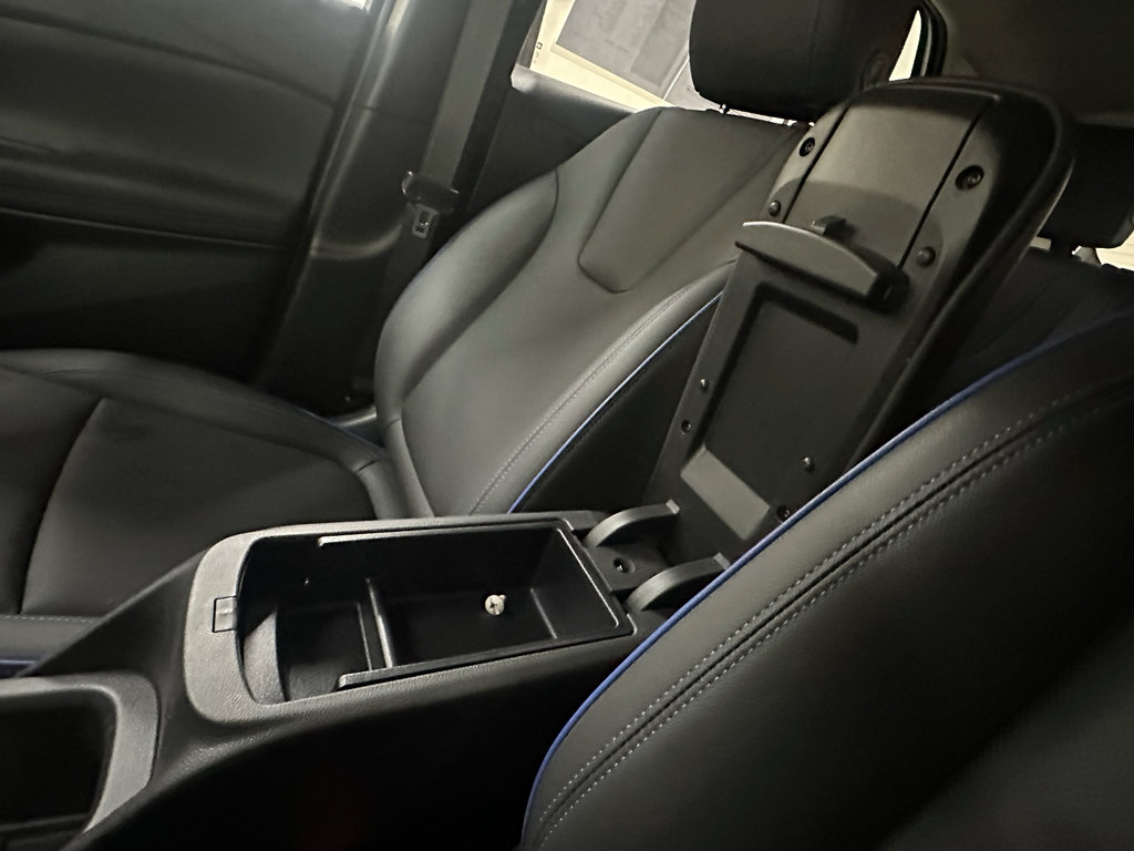 Certified 2025 Buick Encore GX Sport Touring w/ Advanced Technology Package AWD/4WD image 38