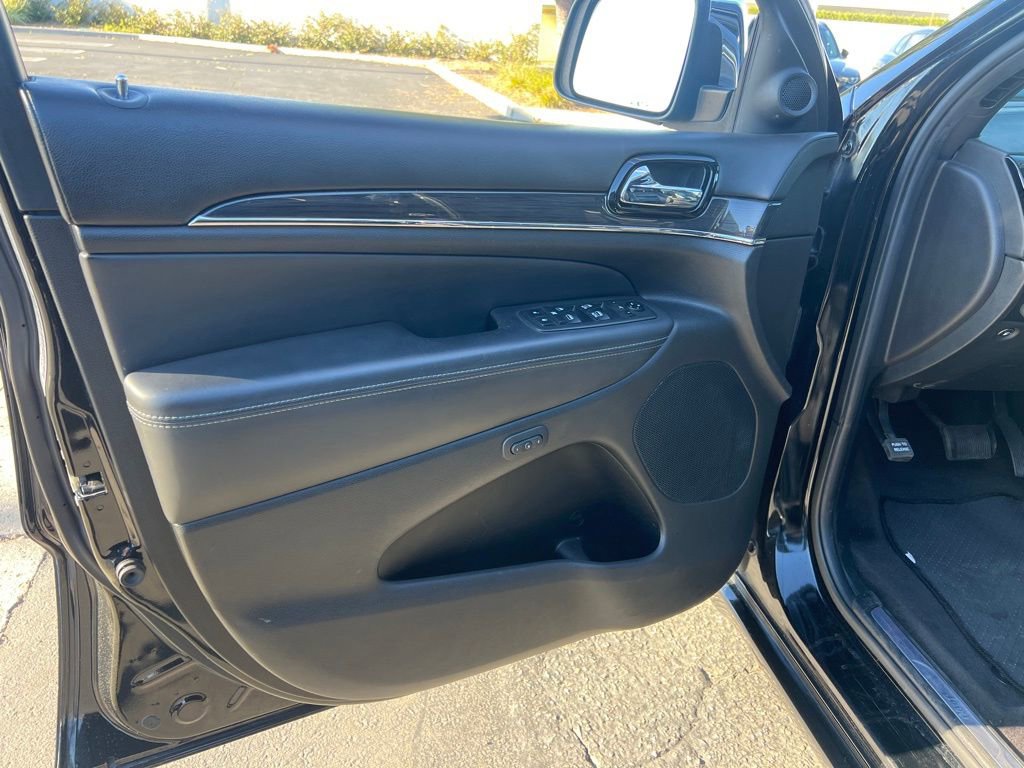 Used 2019 Jeep Grand Cherokee Overland image 37