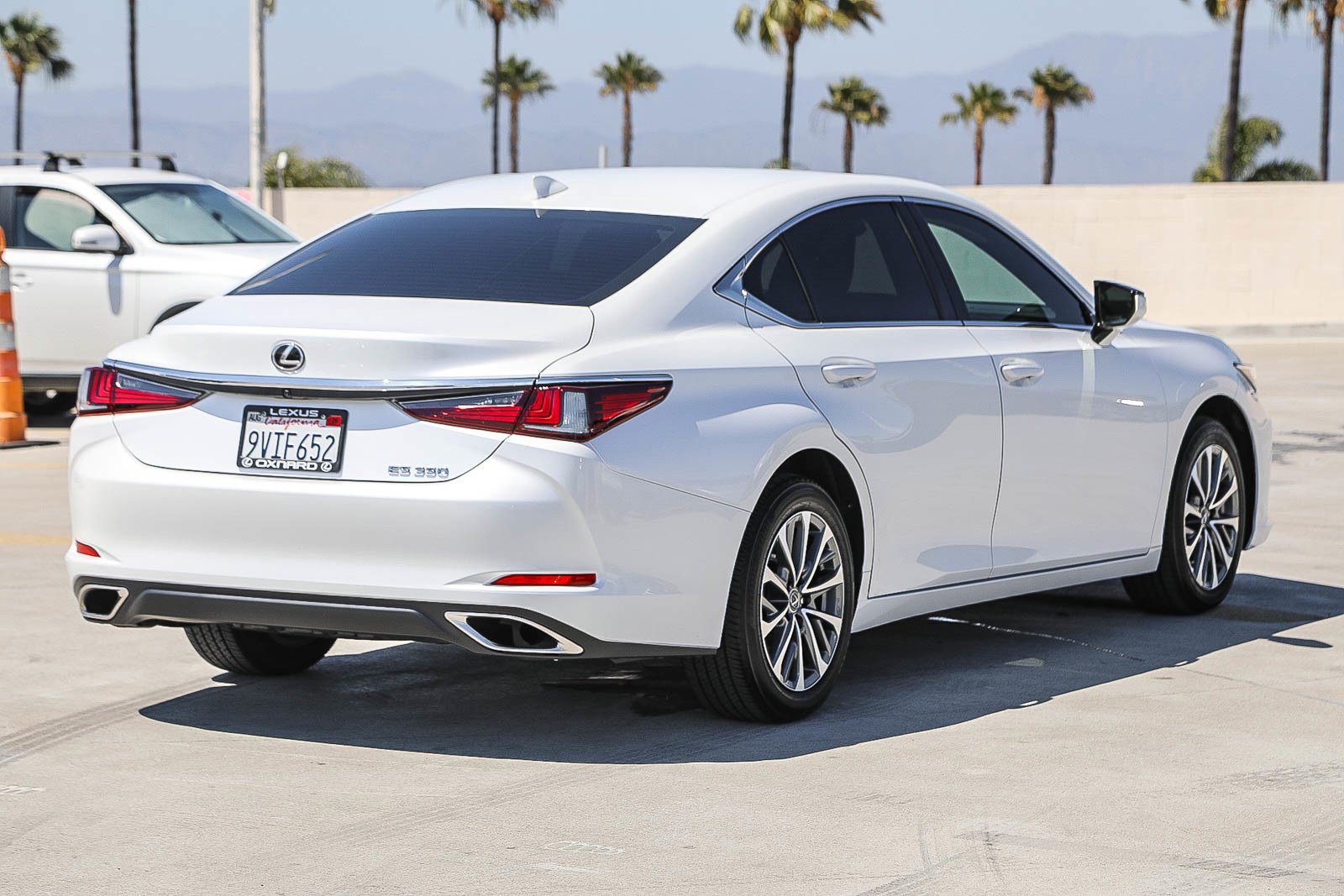 Used 2025 Lexus ES 350 FWD image 7