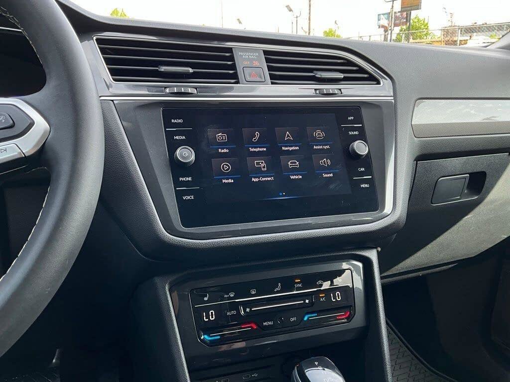 Certified 2023 Volkswagen Tiguan SE AWD/4WD image 18