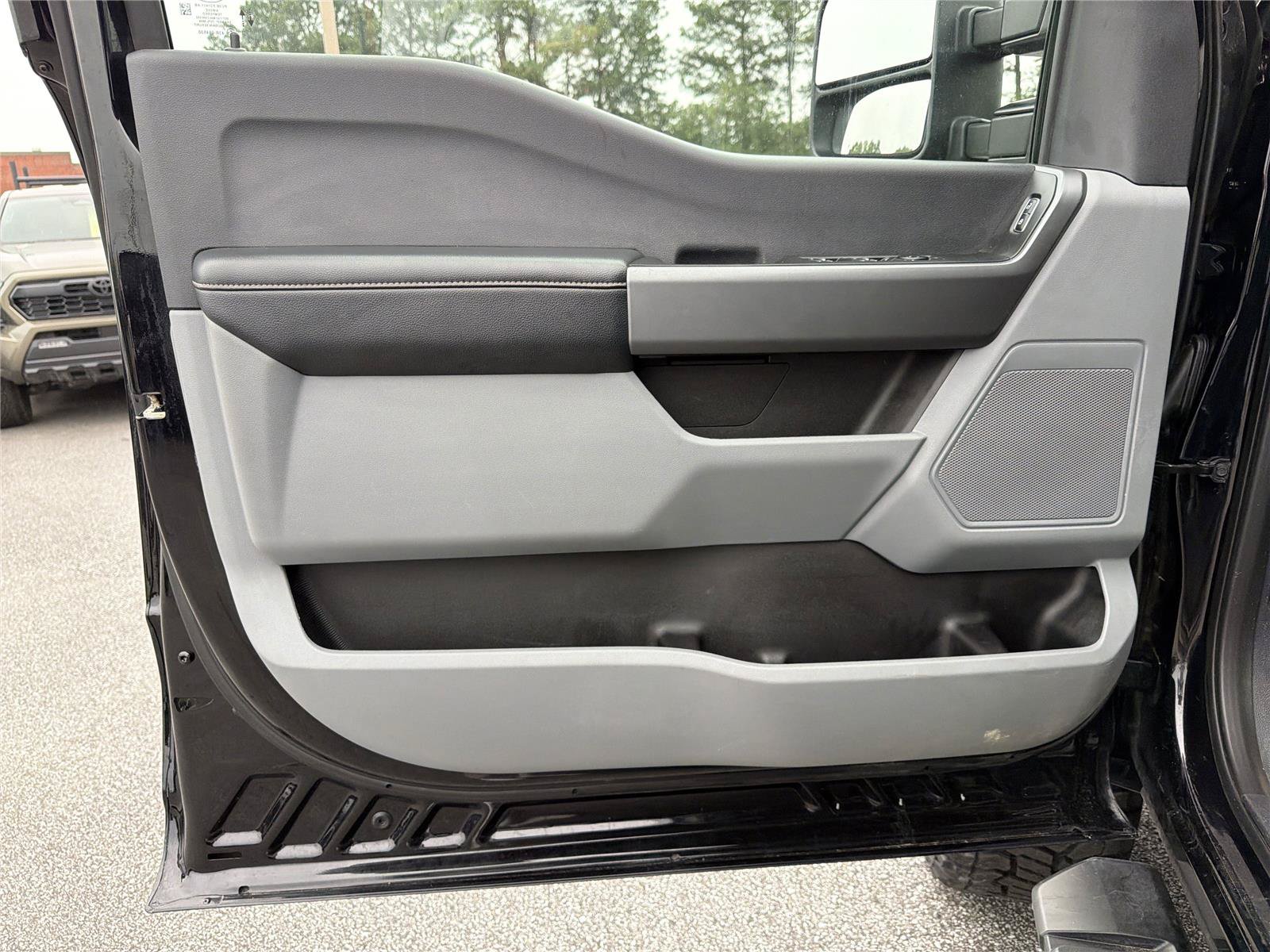 Used 2025 Ford F250 XLT AWD/4WD image 9