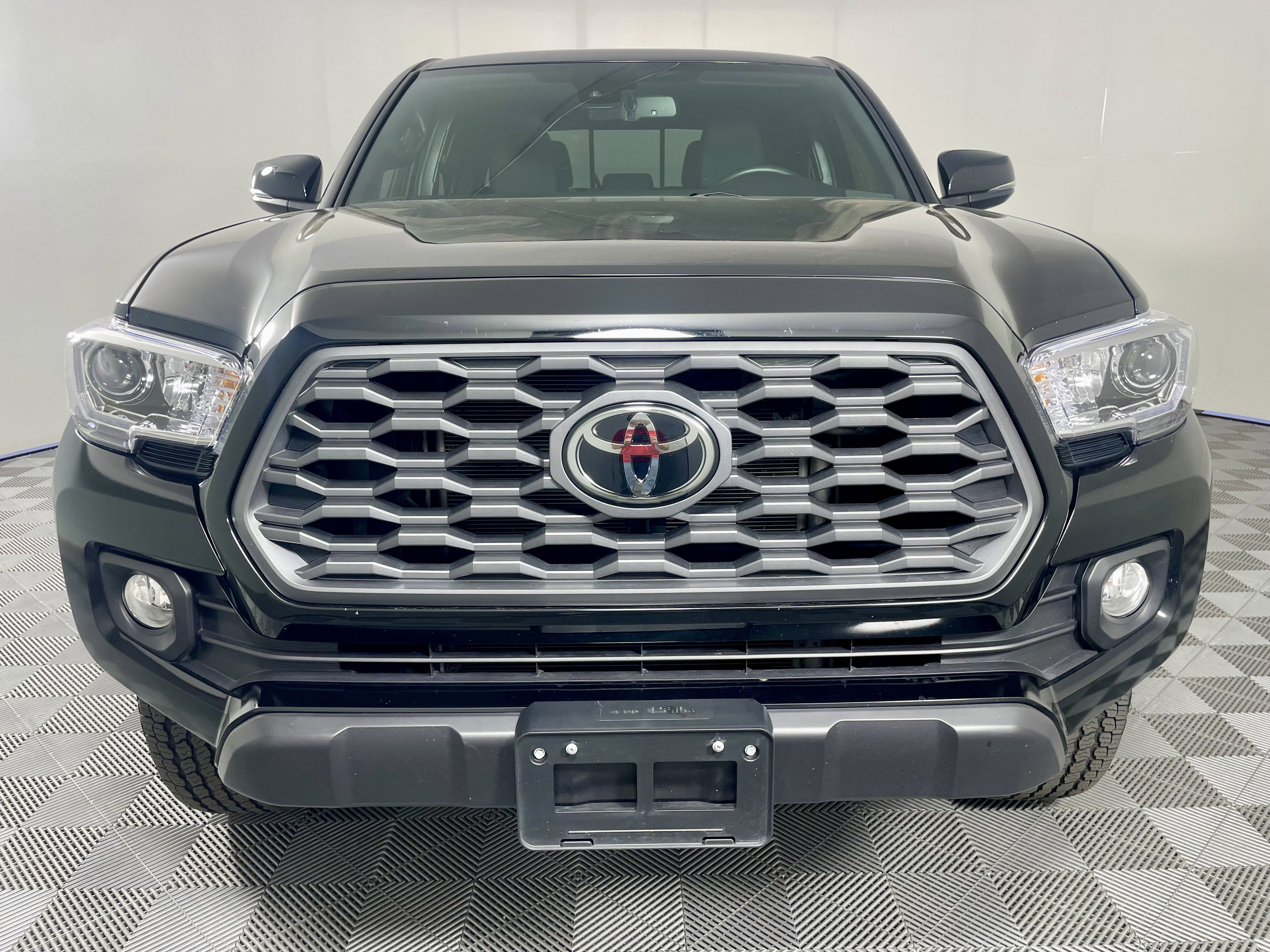 Used 2023 Toyota Tacoma TRD Off-Road AWD/4WD image 8