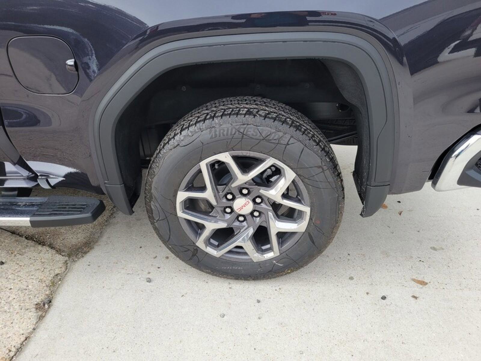 New 2026 GMC Sierra 1500 SLT w/ SLT Premium Plus Package image 9