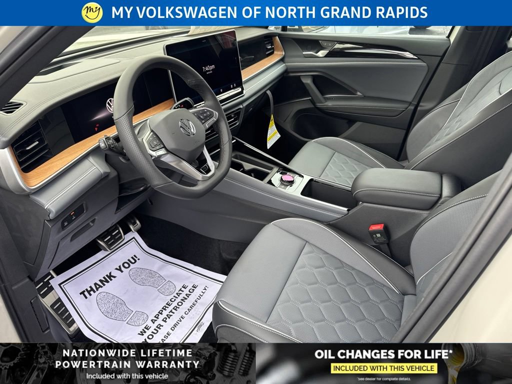 New 2026 Volkswagen Tiguan SEL R-Line AWD/4WD image 9