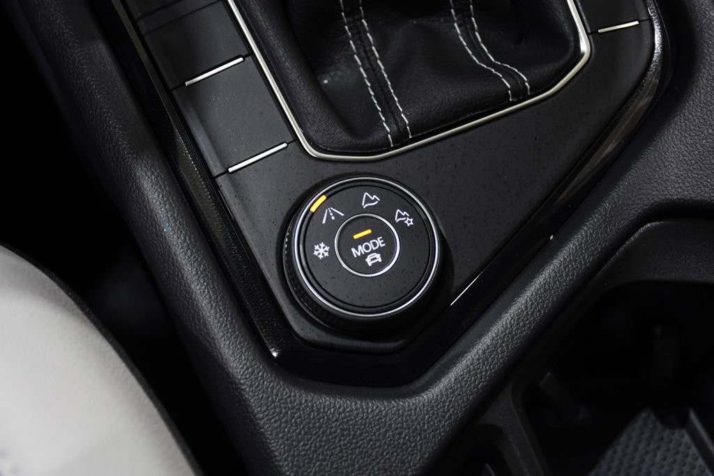 New 2026 Volkswagen Taos SE image 26
