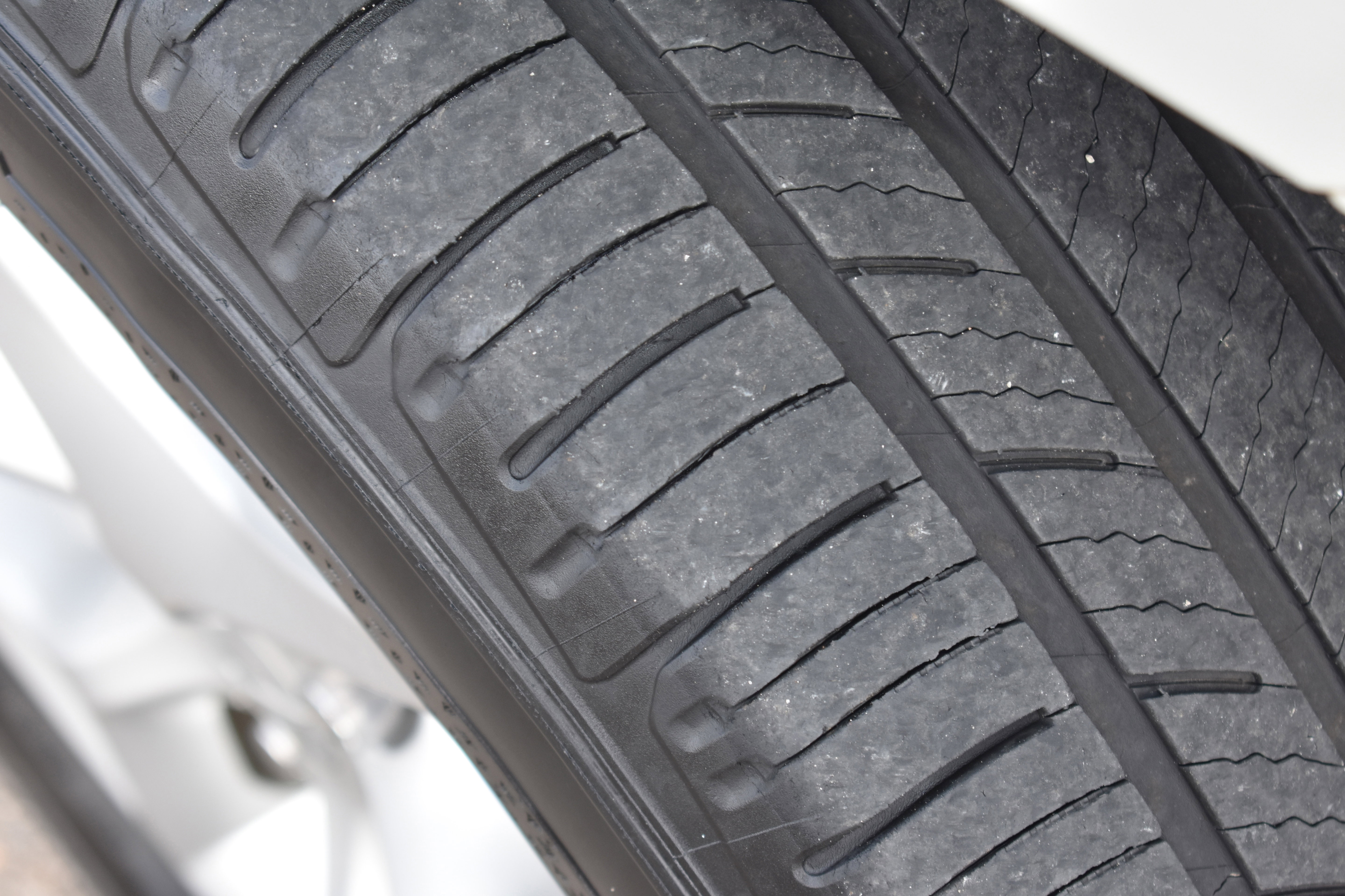 Used 2020 Chrysler Pacifica Touring-L Plus w/ Tire & Wheel Group image 11