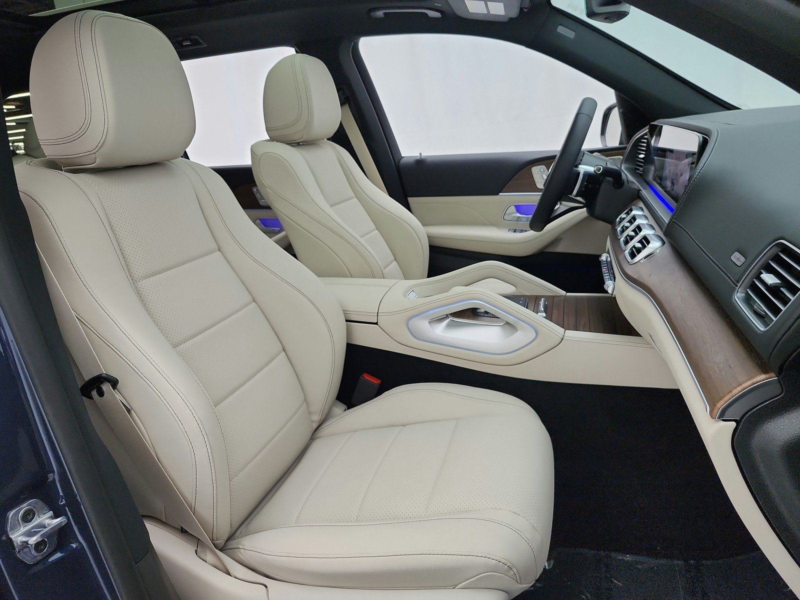 New 2026 Mercedes-Benz GLS 450 4MATIC image 14