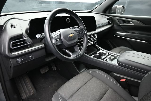 Used 2024 Chevrolet Traverse LT FWD image 11