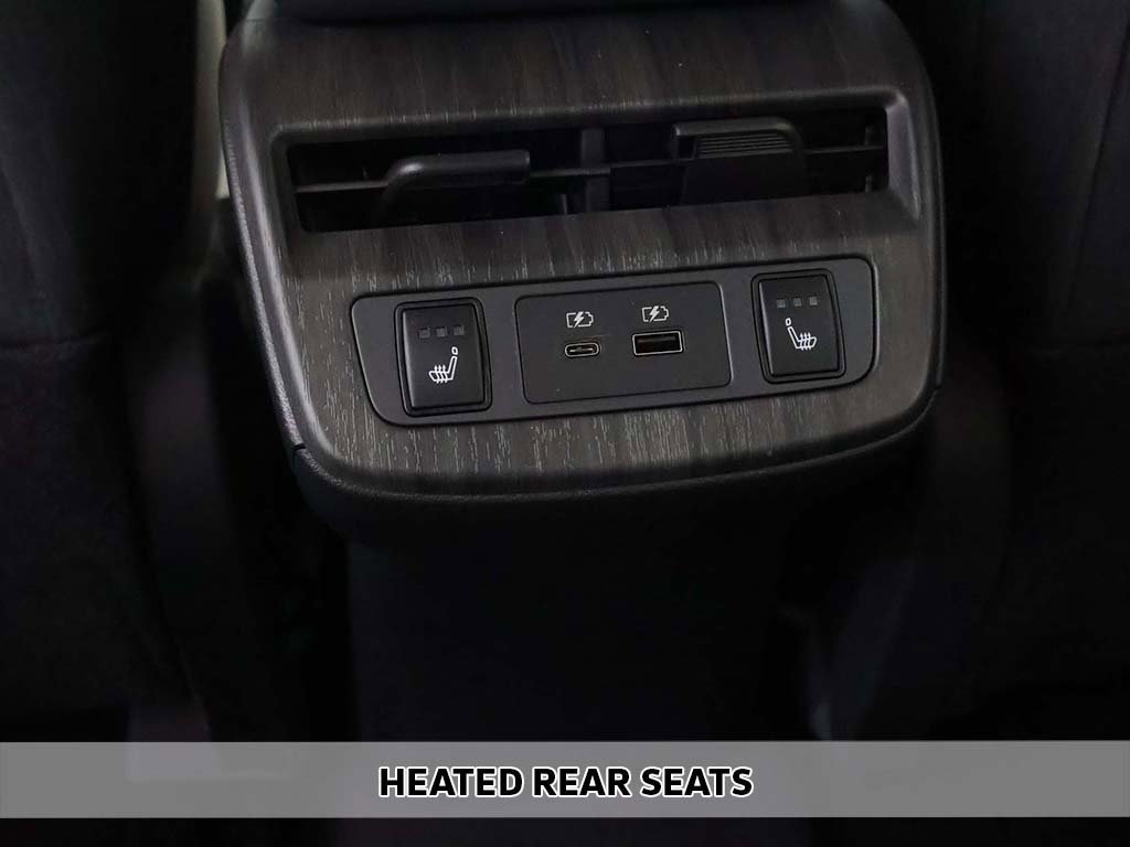 Used 2023 Nissan Ariya AWD image 8