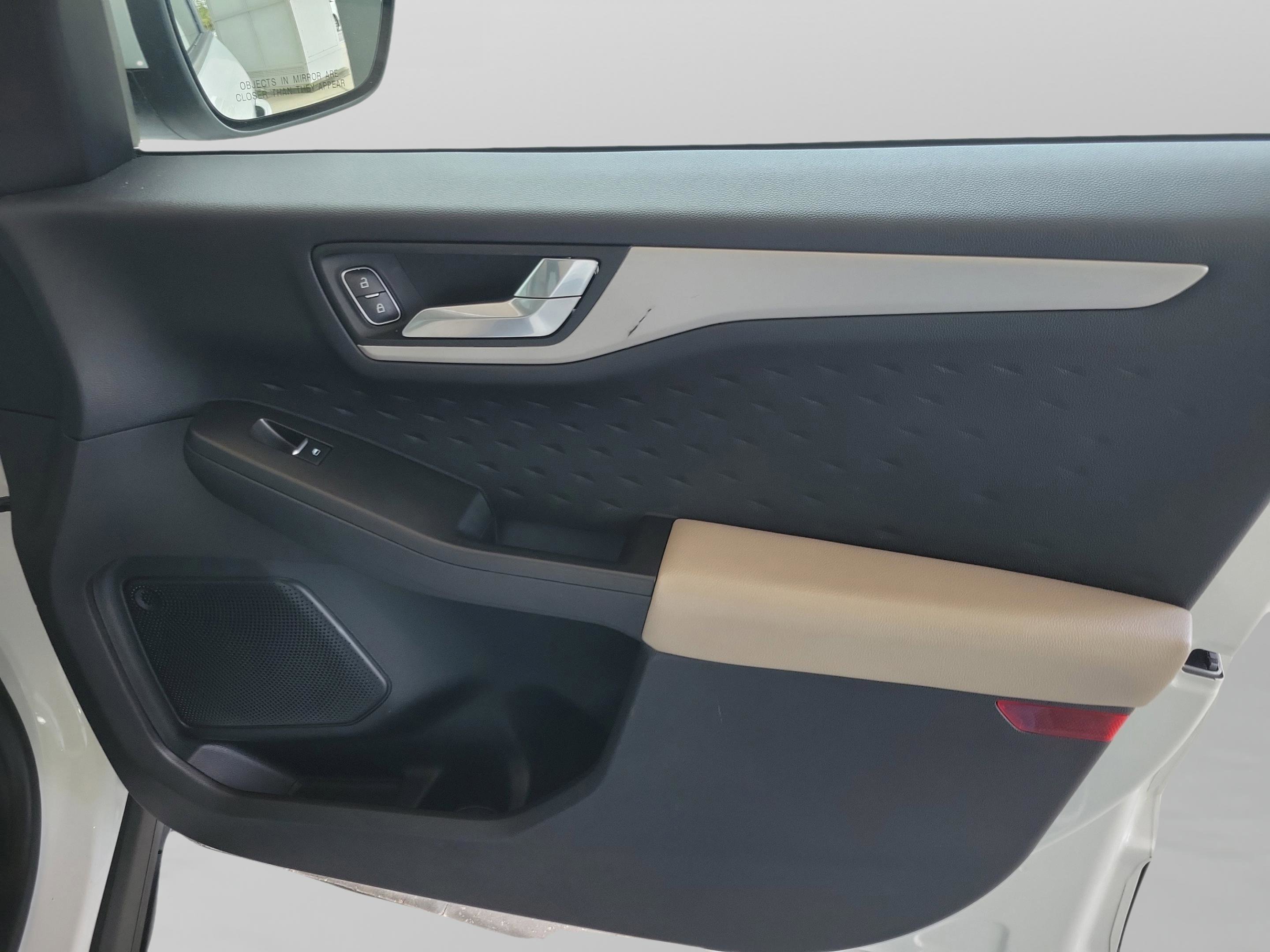 Used 2020 Ford Escape SEL image 25