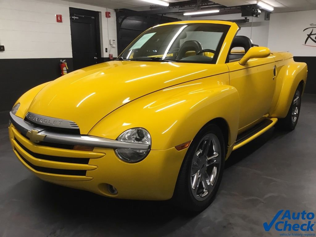 Used 2003 Chevrolet SSR w/ Preferred Equipment Group RWD image 5
