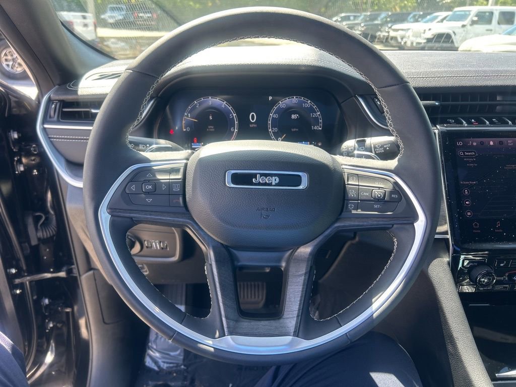 Certified 2024 Jeep Grand Cherokee Limited image 16