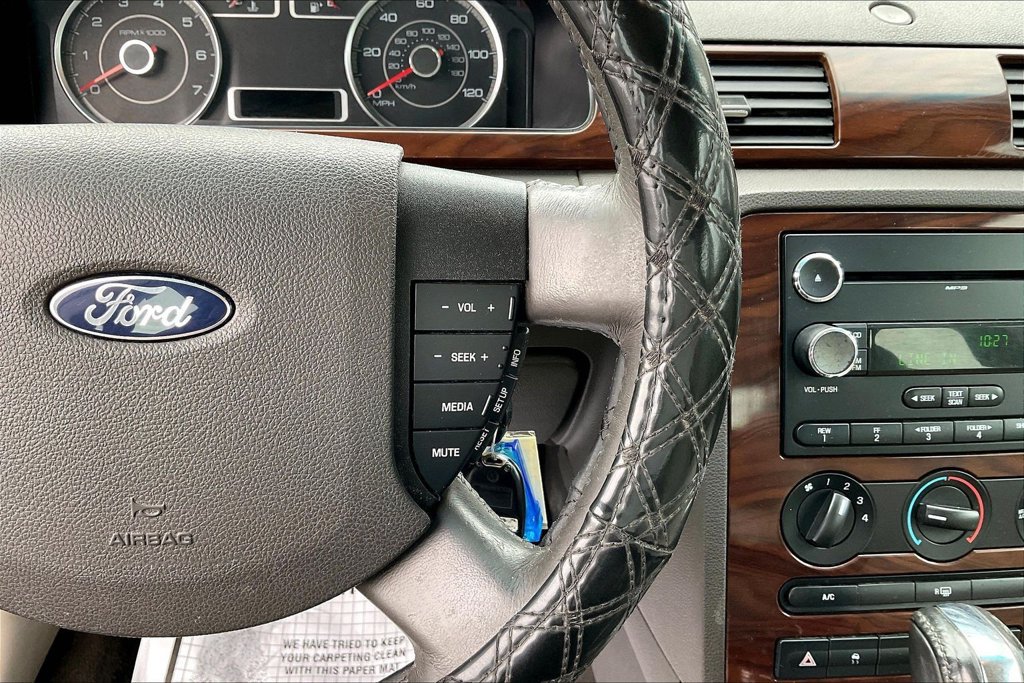 Used 2008 Ford Taurus SEL FWD image 13