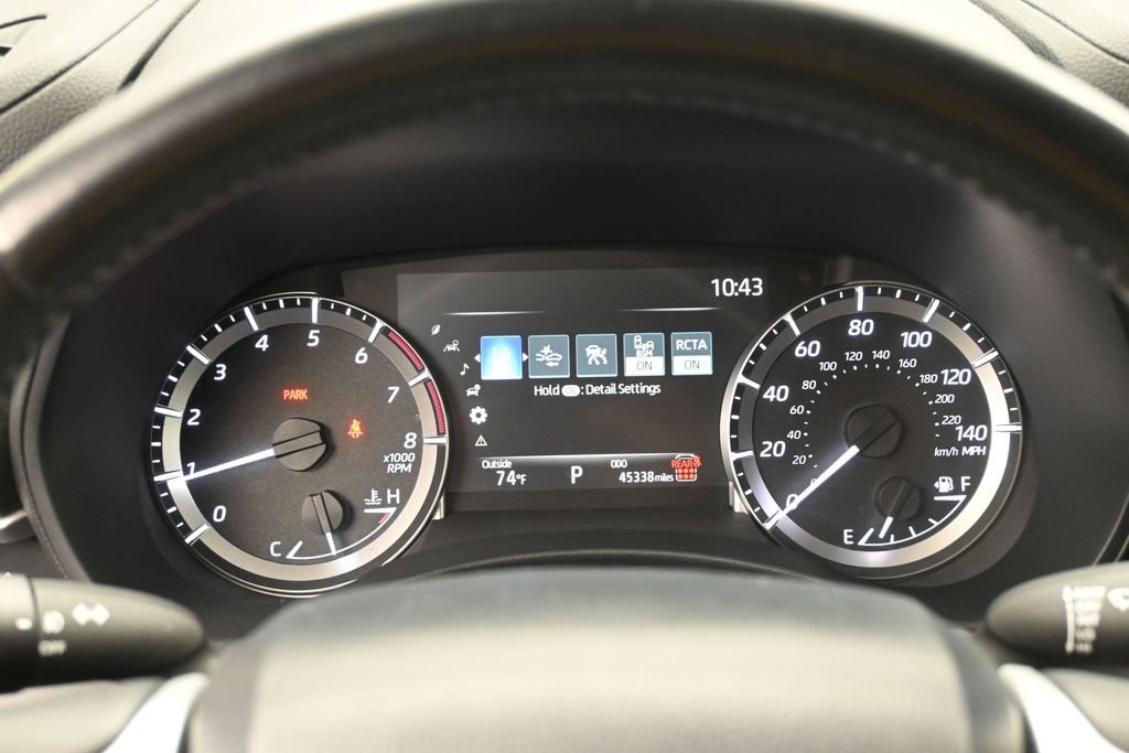 Used 2024 Toyota Highlander LE AWD/4WD image 12
