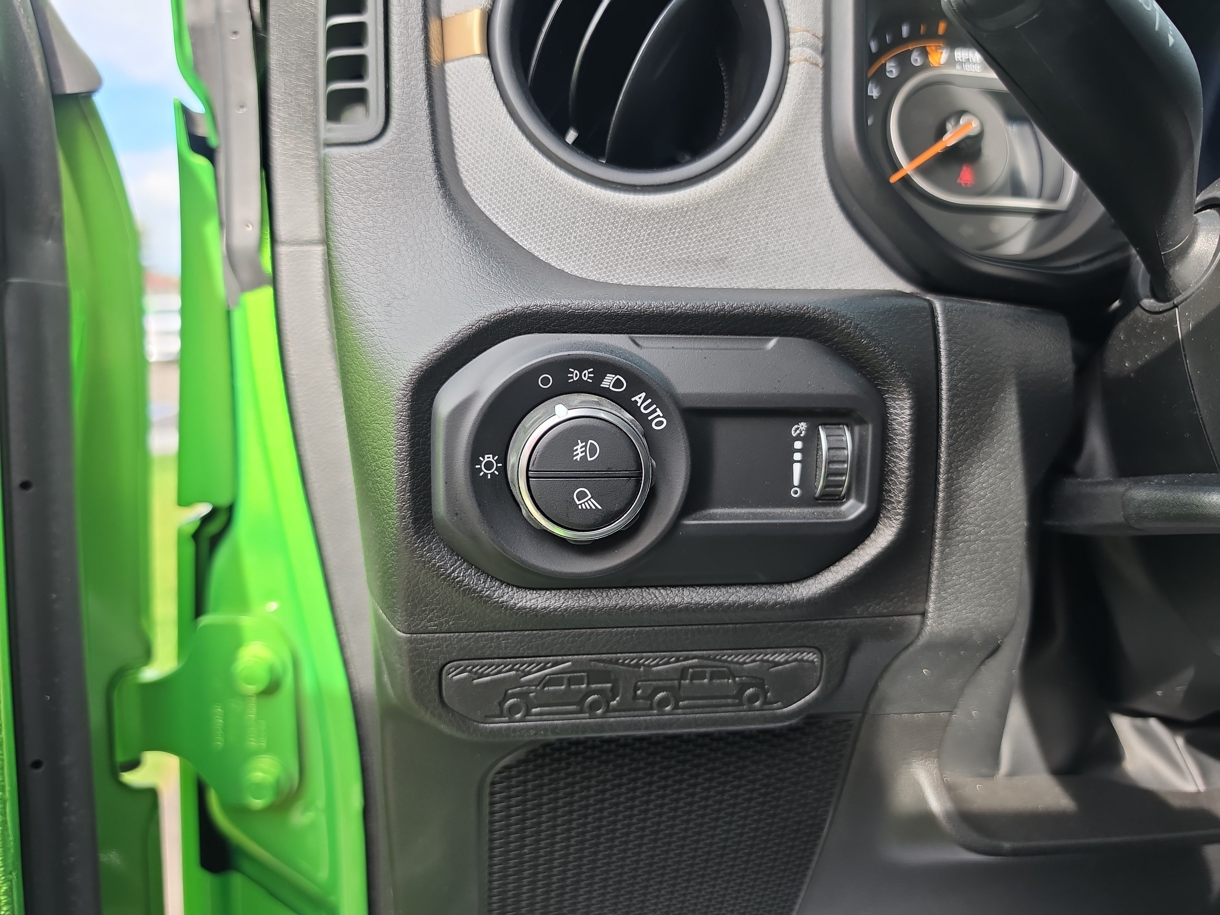 Used 2025 Jeep Gladiator Sport AWD/4WD image 20