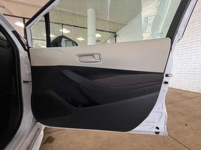 Used 2025 Toyota Corolla LE image 25