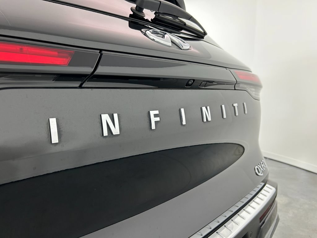Used 2023 INFINITI QX60 Sensory w/ Vision Package AWD/4WD image 12