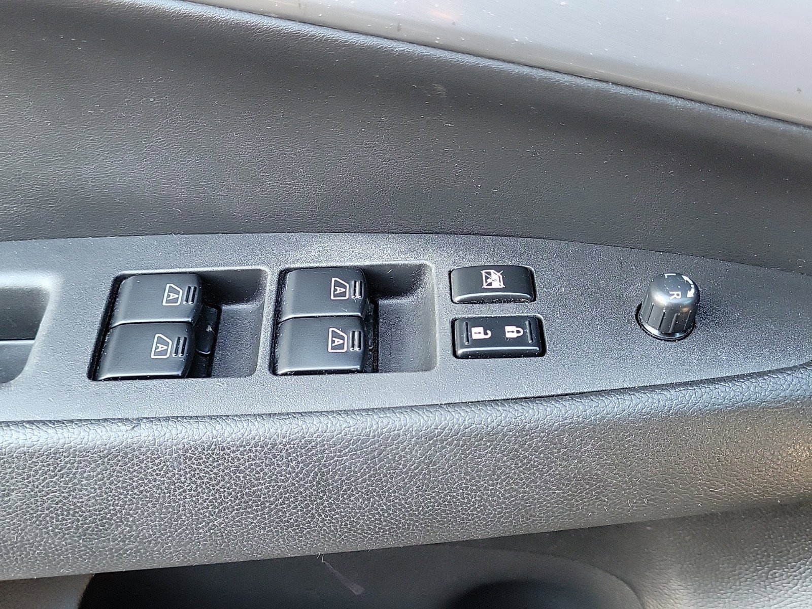 Used 2015 INFINITI Q40 AWD image 30