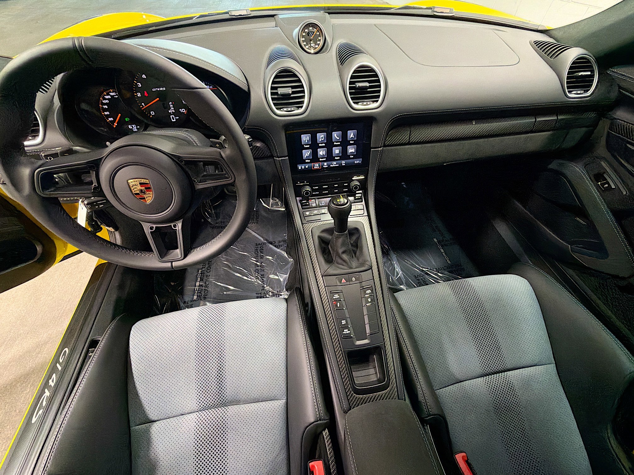 Certified 2025 Porsche 718 Cayman GT4 RS RWD image 15