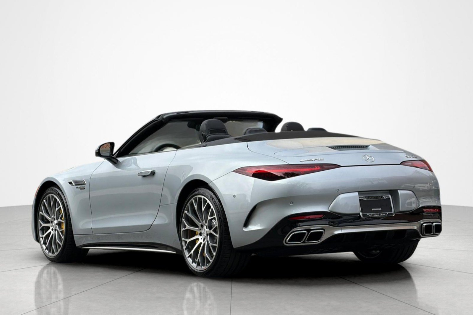 New 2026 Mercedes-Benz SL 63 AMG 4MATIC image 3