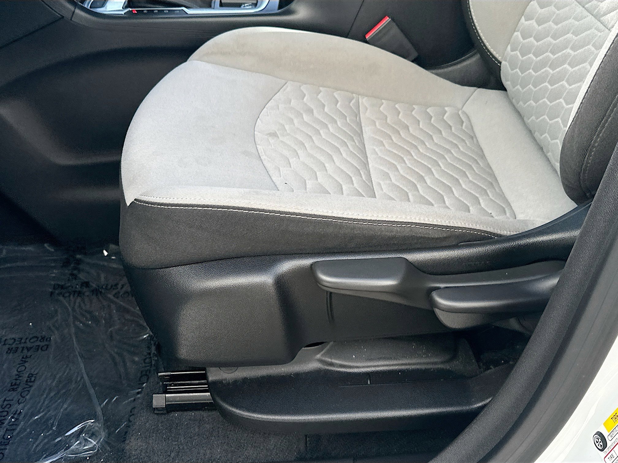 Used 2020 Chevrolet Equinox LS image 18