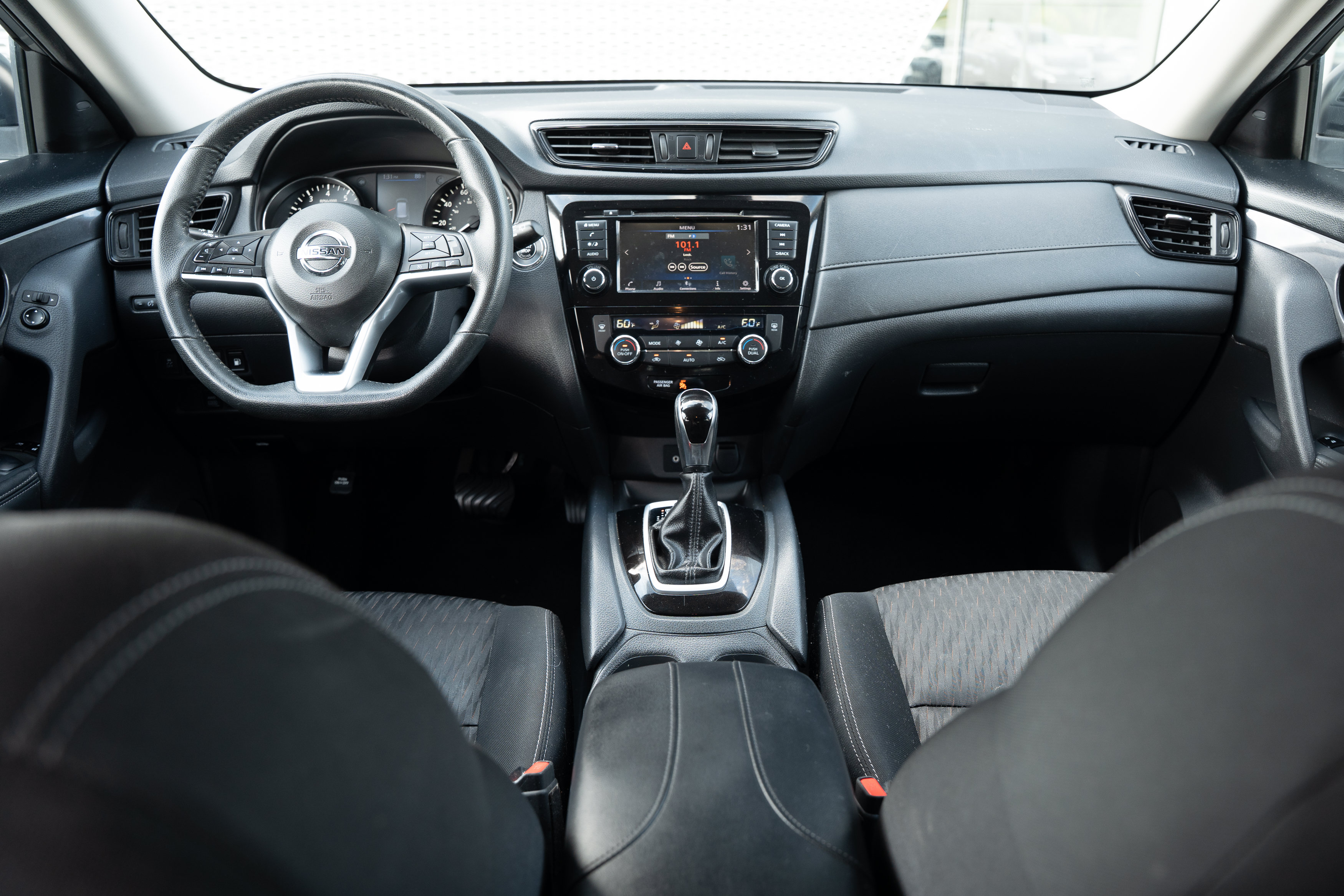 Used 2019 Nissan Rogue SV AWD/4WD image 8