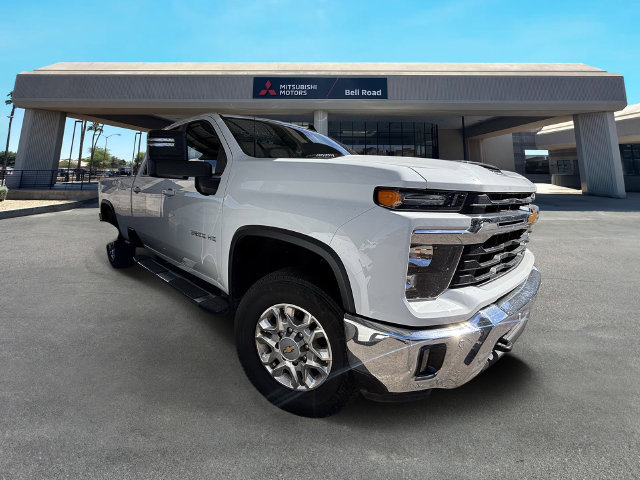 Used 2025 Chevrolet Silverado 3500 LT w/ Safety Package AWD/4WD image 4