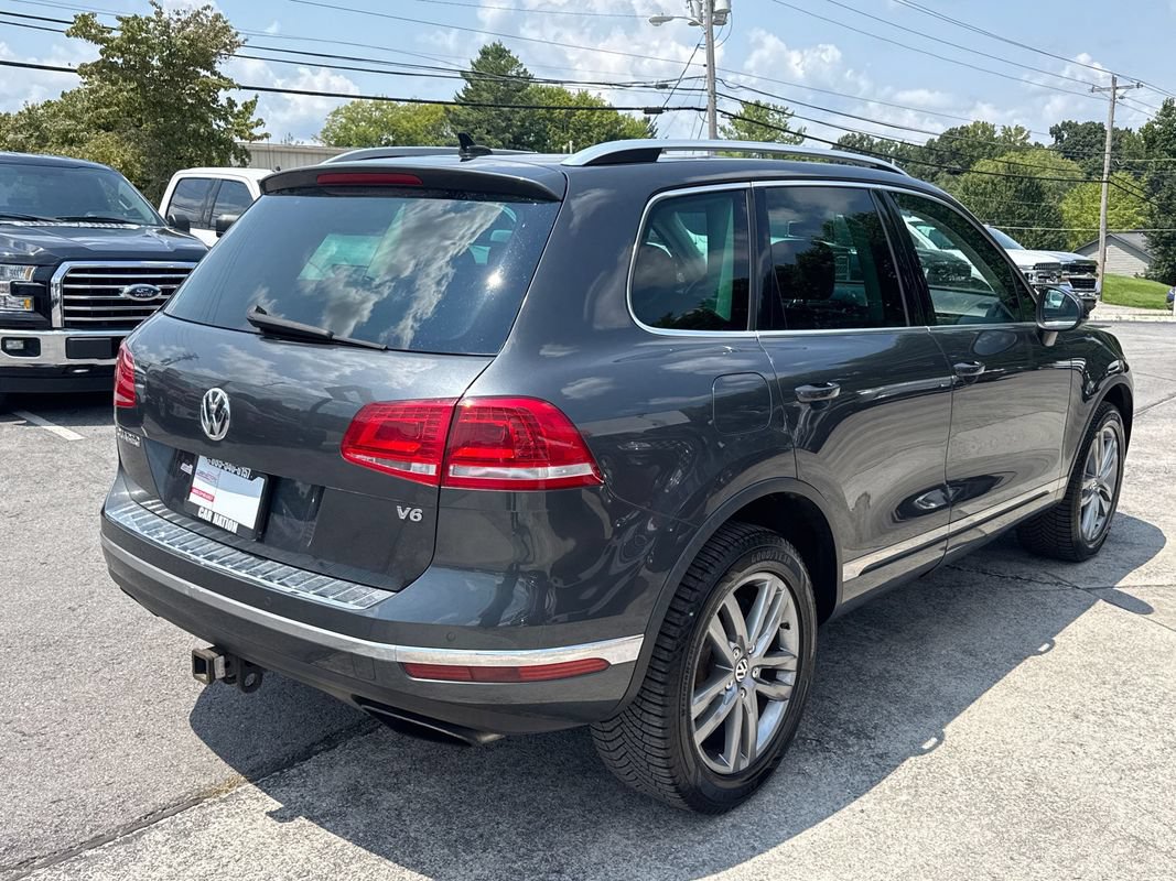 Used 2016 Volkswagen Touareg VR6 AWD/4WD image 6