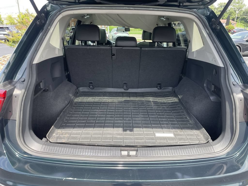 Used 2018 Volkswagen Tiguan SE w/ Panoramic Sunroof Package AWD/4WD image 37