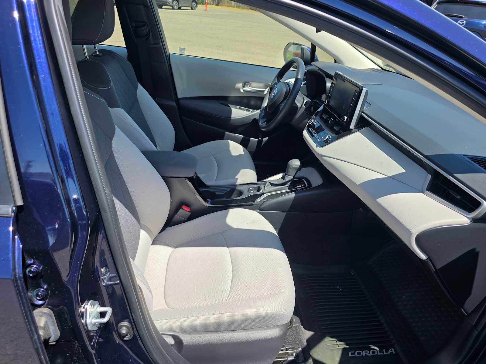 Used 2021 Toyota Corolla LE FWD image 18