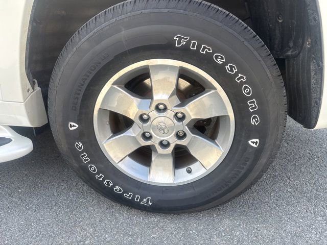 Used 2011 Toyota 4Runner SR5 w/ Convenience Pkg AWD/4WD image 9