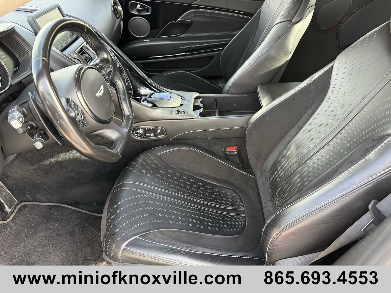 Used 2019 Aston Martin DB11 AMR image 10