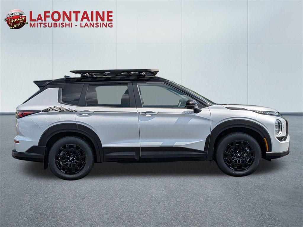 New 2025 Mitsubishi Outlander SE image 6