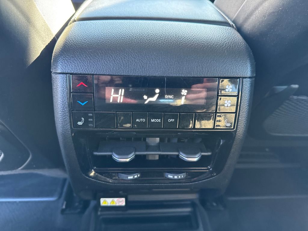 Used 2021 Jeep Grand Cherokee L Limited image 17