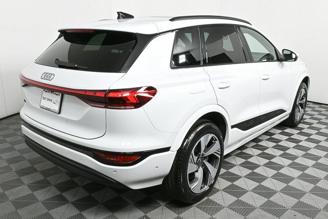 New 2025 Audi Q6 e-tron Premium Plus image 3