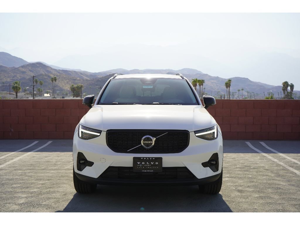 New 2026 Volvo XC40 B5 Plus w/ Protection Package Premier image 5