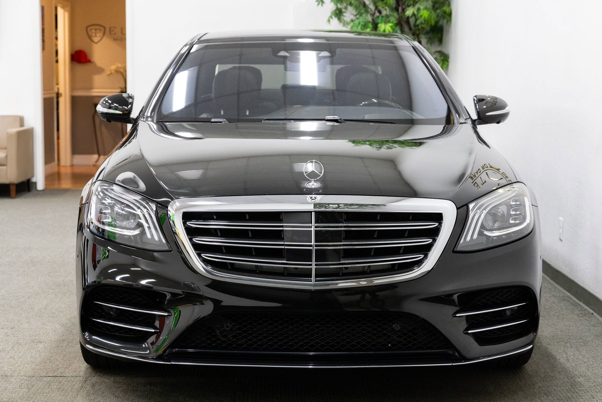 Used 2018 Mercedes-Benz S 560 4MATIC Sedan w/ AMG Line Exterior image 12