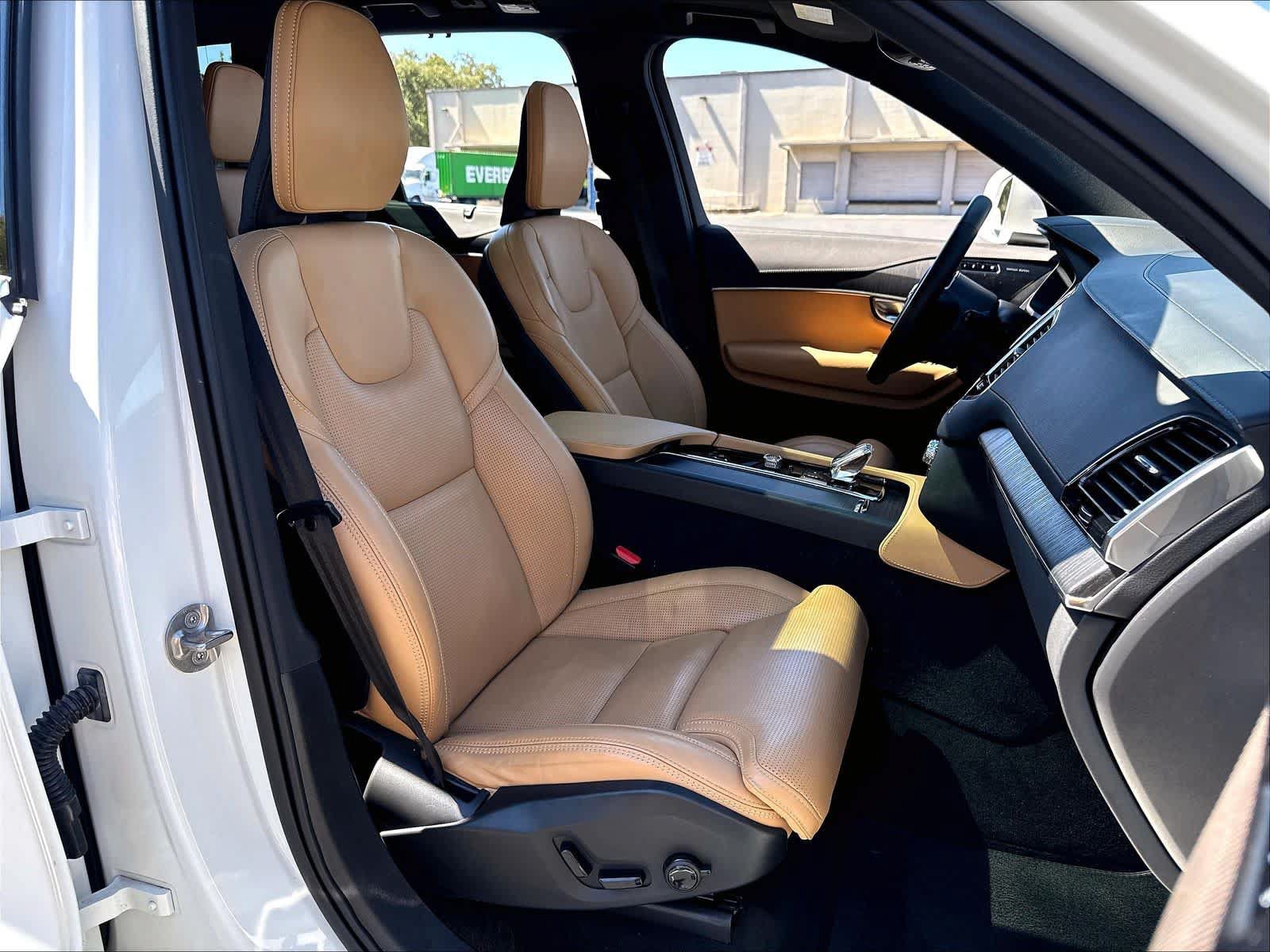 Used 2025 Volvo XC90 T8 Ultra w/ Protection Package Premier AWD/4WD image 10