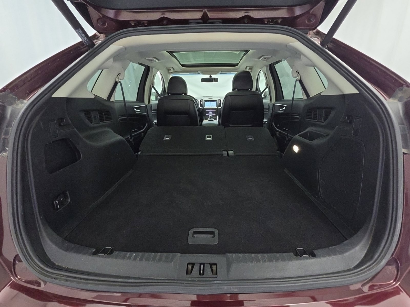 Used 2017 Ford Edge Titanium w/ Equipment Group 301A AWD/4WD image 34