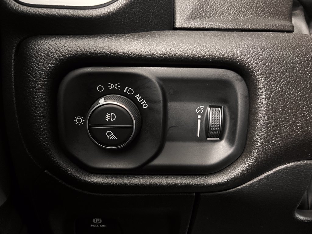 Used 2022 RAM 1500 Big Horn AWD/4WD image 4
