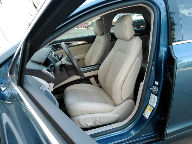 Used 2019 Lincoln MKZ Premiere FWD image 6