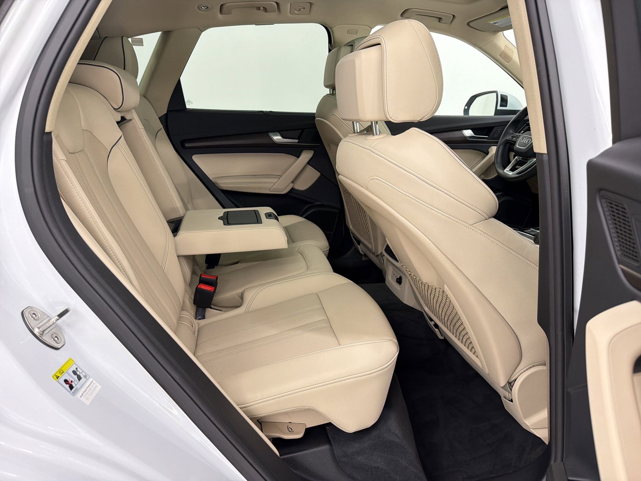 Used 2023 Audi Q5 e Premium Plus w/ Premium Plus Package AWD/4WD image 25