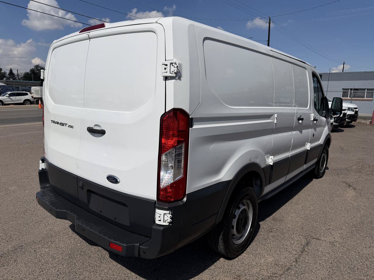 Used 2018 Ford Transit 250 130 Low Roof RWD image 9