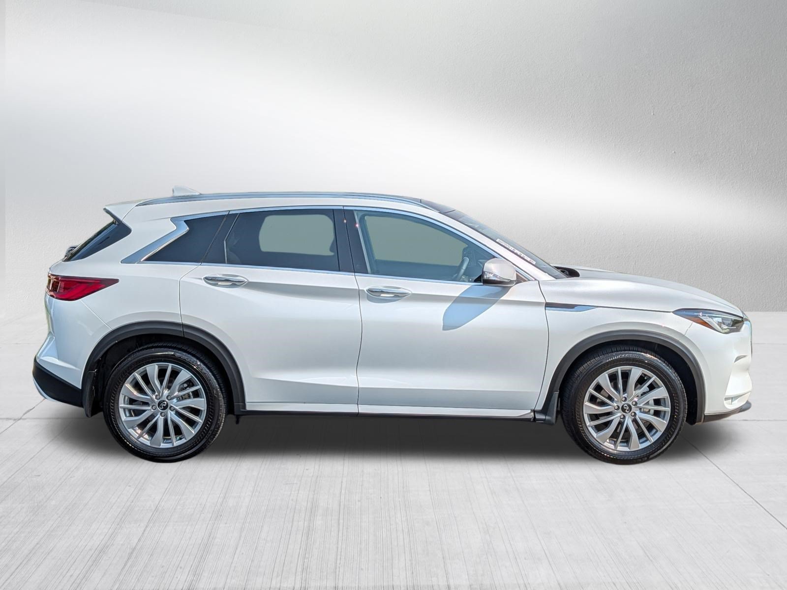 Certified 2023 INFINITI QX50 Luxe w/ Cargo Package AWD/4WD image 8