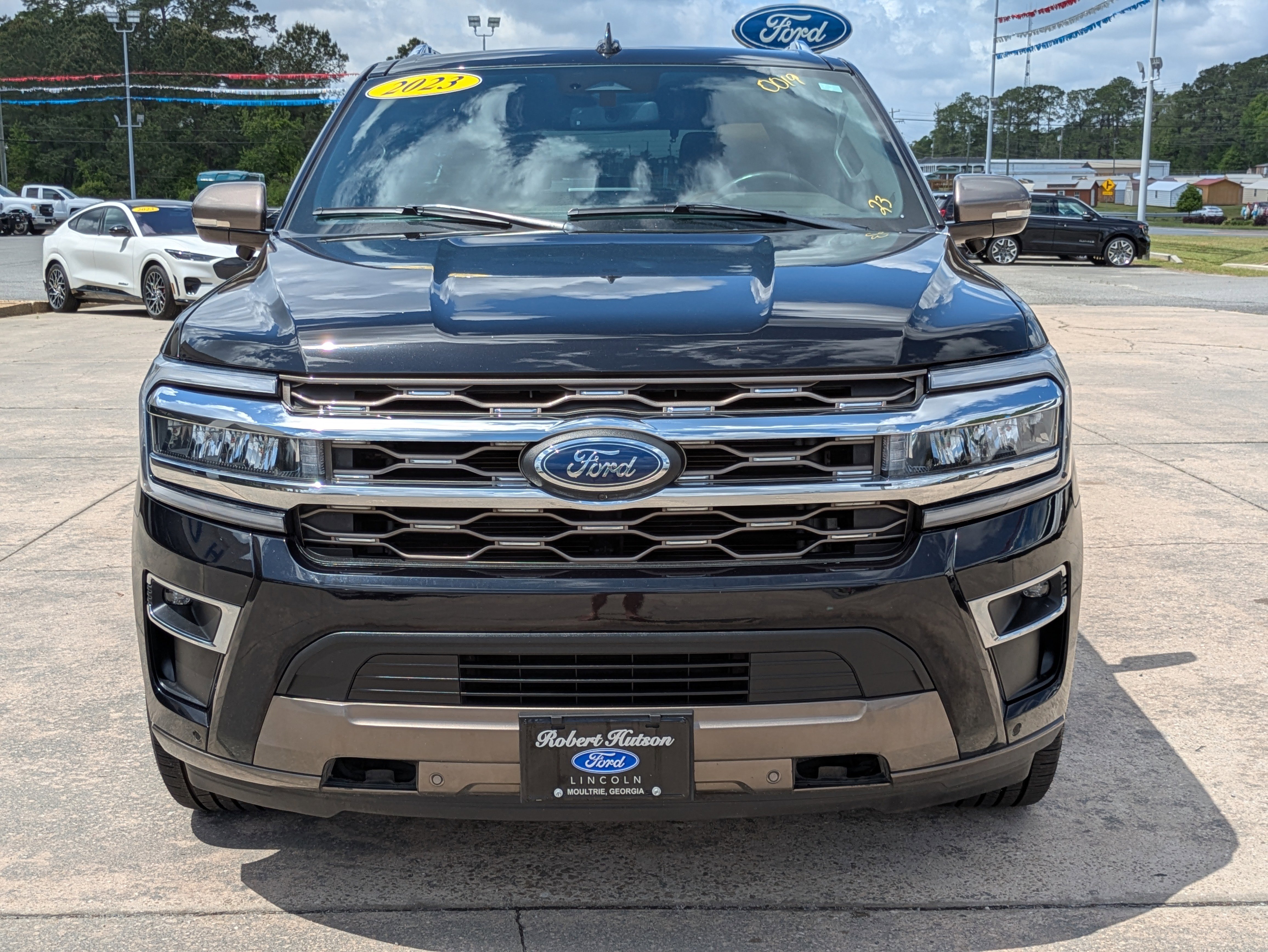 Used 2023 Ford Expedition King Ranch AWD/4WD image 3